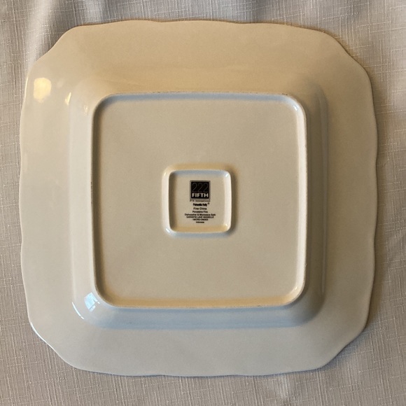 Poinsettia Holly plate - Picture 2 of 3